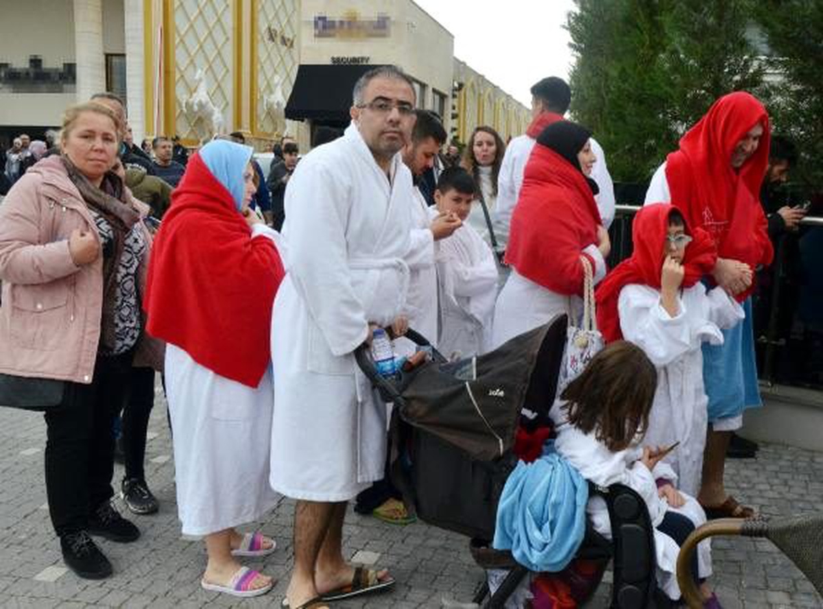 Antalya\'da, 5 yıldızlı otelin kazan dairesinde yangın (3)