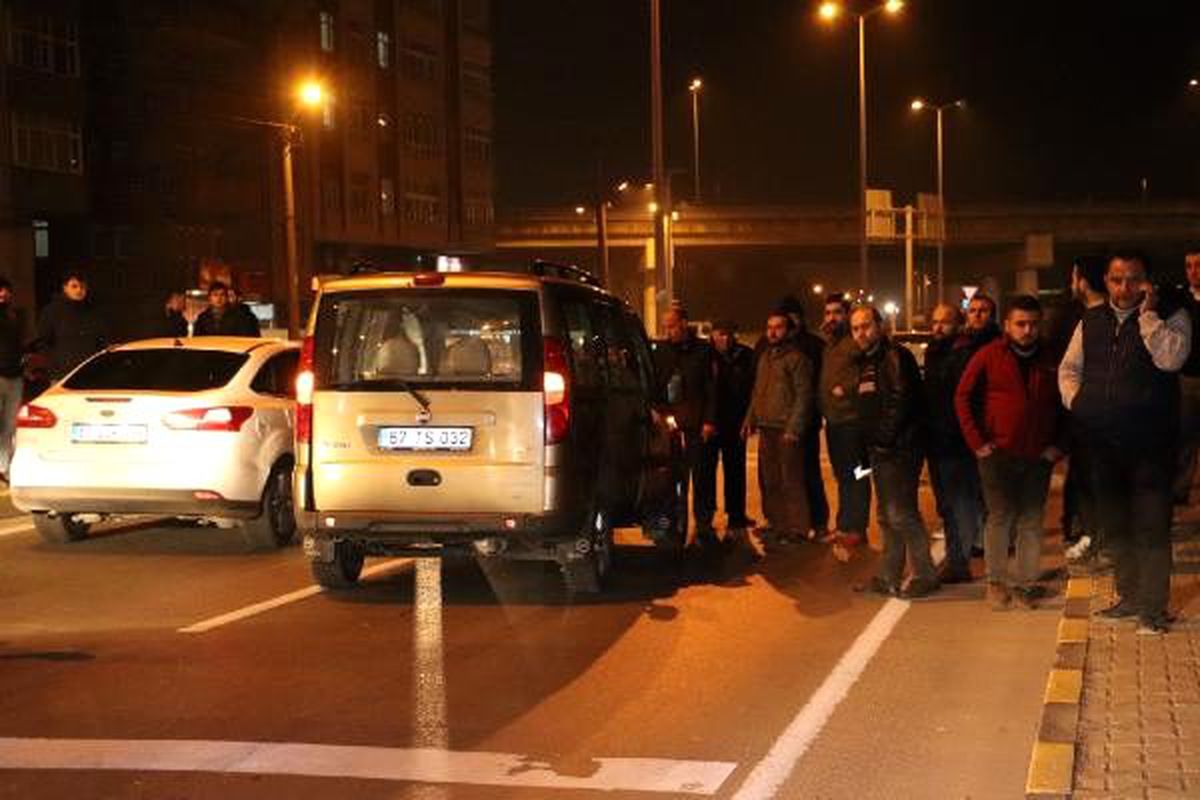 Aynı yerde 45 dakika arayla 2 kaza: 2 yaralı