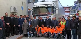 Bafra'dan yardım tırları dualarla yola çıktı