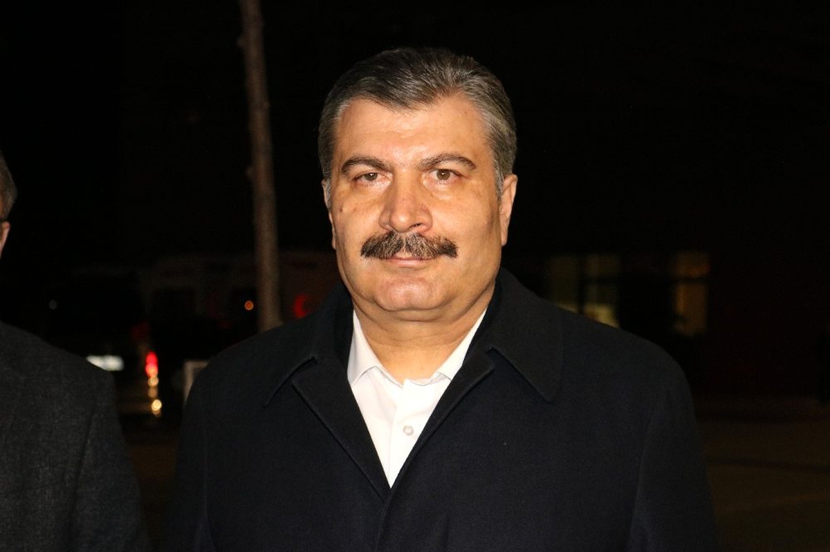 Bakan Koca: "Her geçen gün takip ettiğimiz hasta sayısı azalıyor, kritik hastamız bulunmuyor"