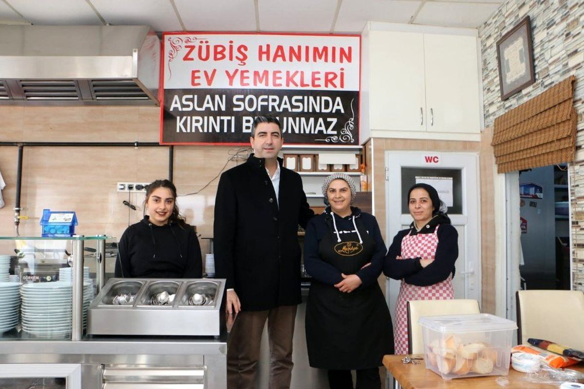 Başkan Gökhan Yüksel, Topselvi Mahallesi esnafını ziyaret etti