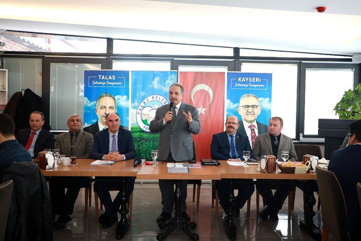 Başkan Yalçın, Talas\'taki okul müdürleriyle bir araya geldi