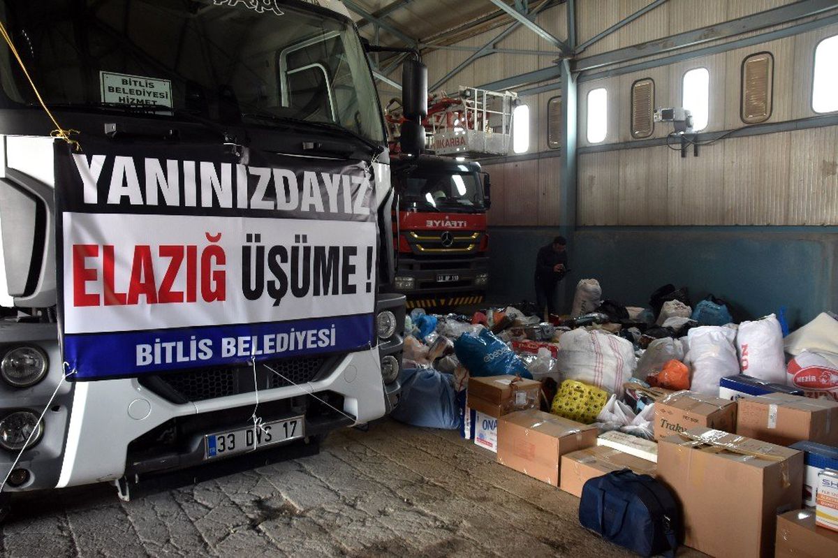 Bitlis\'ten Elazığ\'a yardım eli