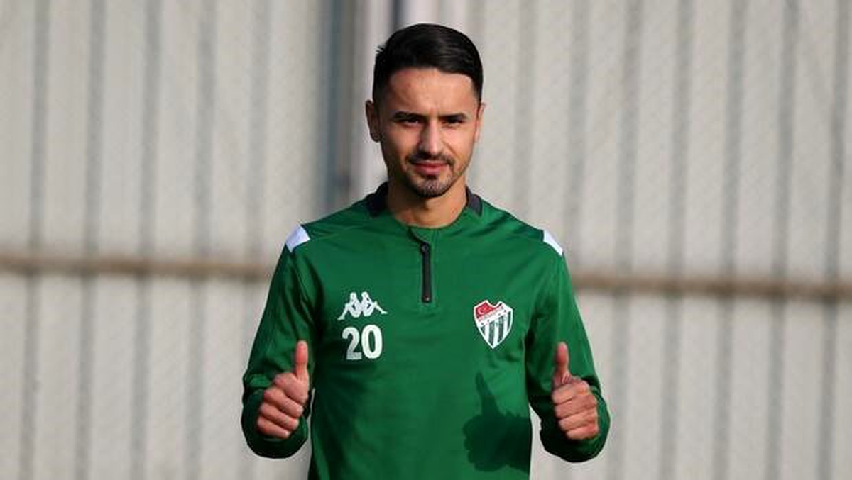 Bursaspor\'da Musa Araz ile yollar ayrıldı