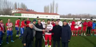 Çavdarhisarspor şampiyonluk kupasını aldı