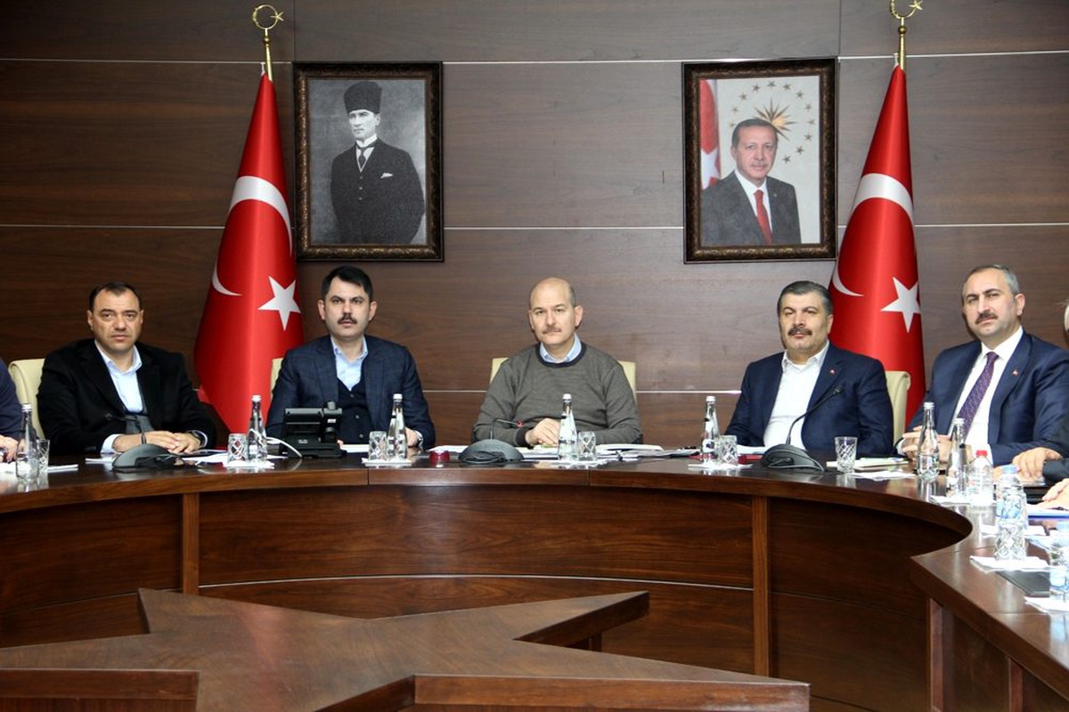 Depremin ardından Diyarbakır\'da 8 bina yıkıldı, 16 binada ağır hasar var