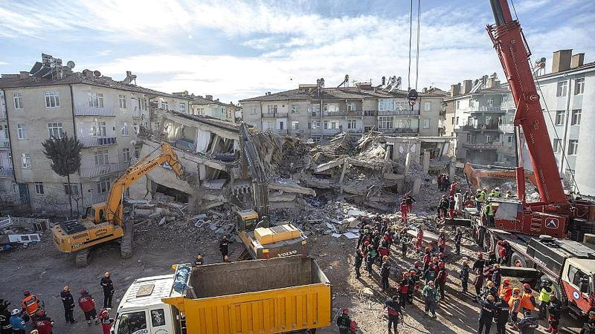 Depremle ilgili paylaşımlarından ötürü 50 kişiye soruşturma