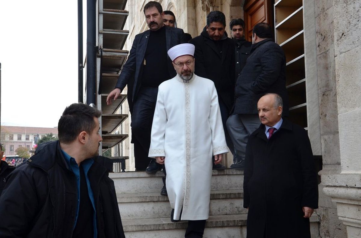 Diyanet İşleri Bakanı Erbaş, Malatya\'da hasar gören camiyi inceledi
