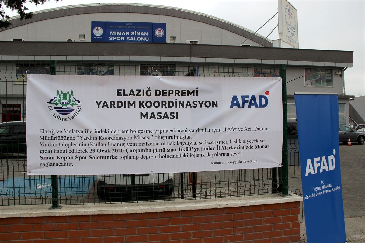Edirne\'de depremzedeler için yardım toplanıyor