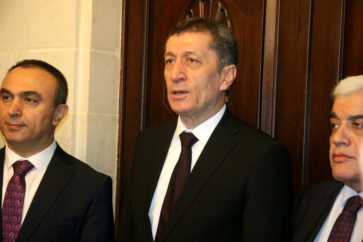 "Elazığ\'da birkaç okulumuzda ciddiye alınacak hasarlar var"