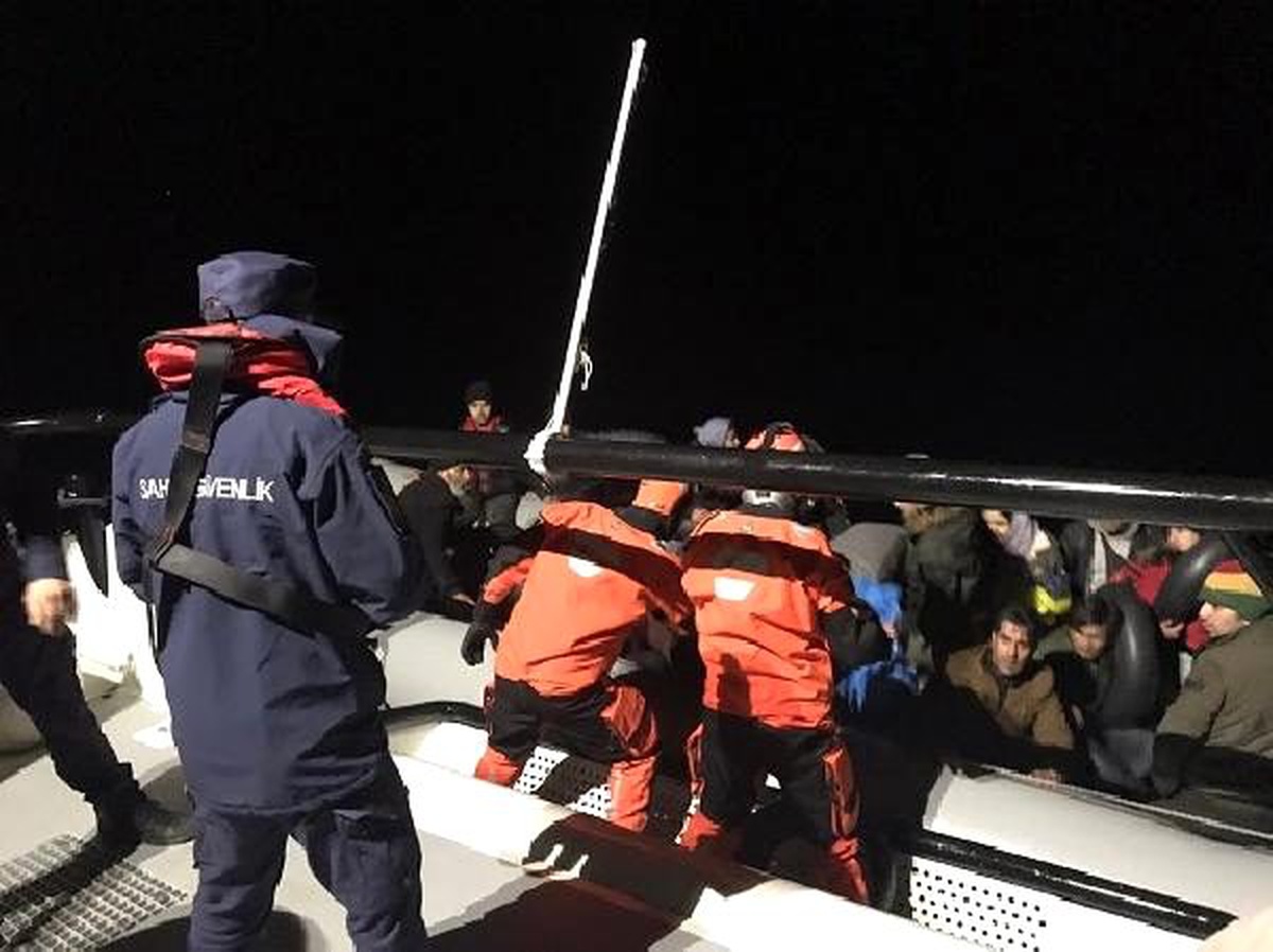 Enez açıklarında 32 kaçak göçmen yakalandı