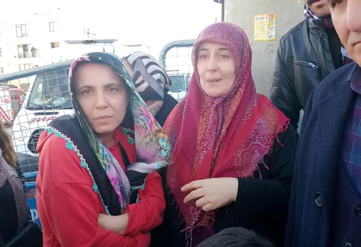 Enkazında sağ olarak çıkan Şahin ailesi: "Binada daha önceki depremlerde çatlaklar oluştu"