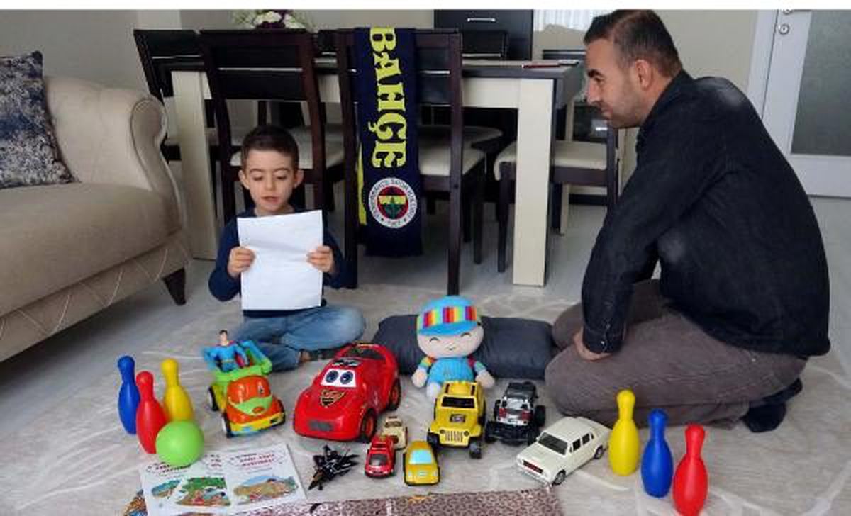 Ercişli minik Ömür\'den Elazığ\'a anlamlı yardım