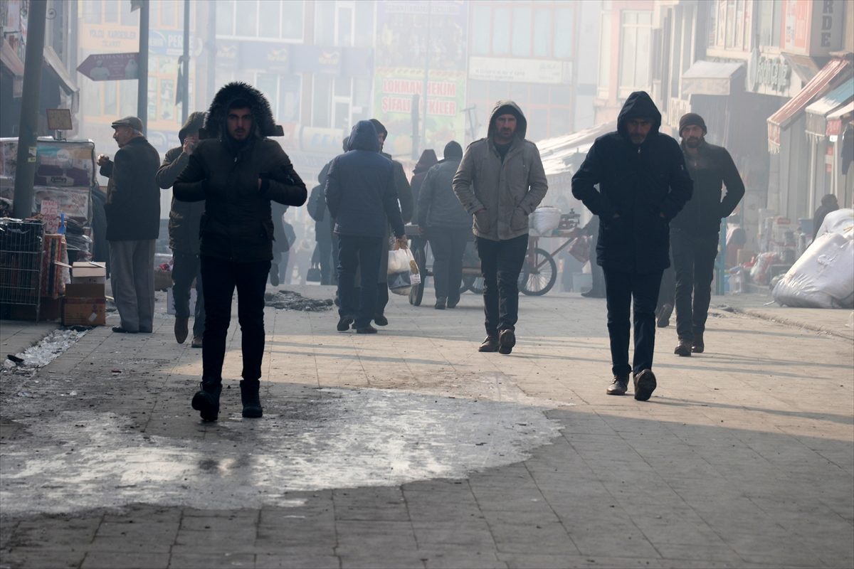 Erzurum ve Ağrı\'da dondurucu soğuklar etkisini sürdürüyor