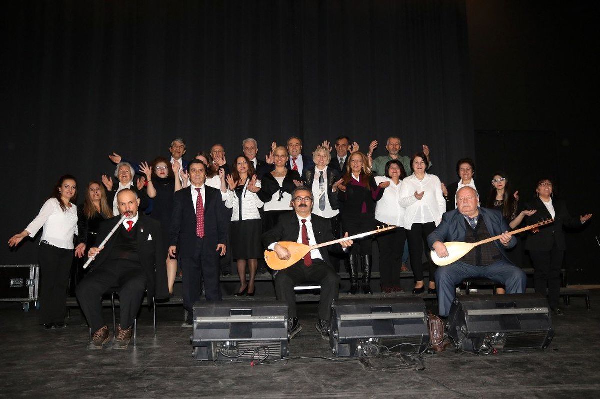 \'Farklı Renkler Farklı Sesler Korosu\'ndan prova