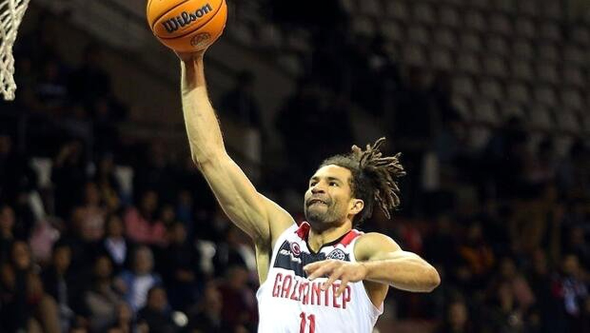 Gaziantep\'ten Milano\'ya! Andrew Crawford...