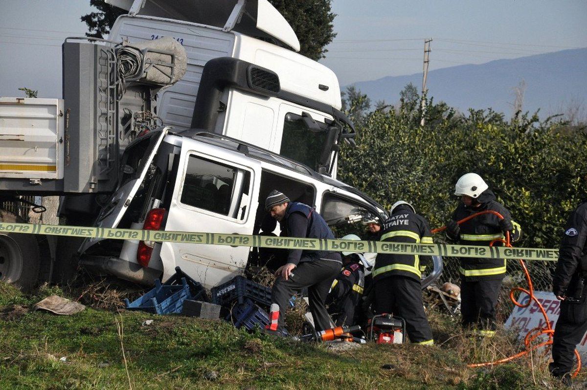 Hatay\'da trafik kazası: 1 ölü, 1 yaralı