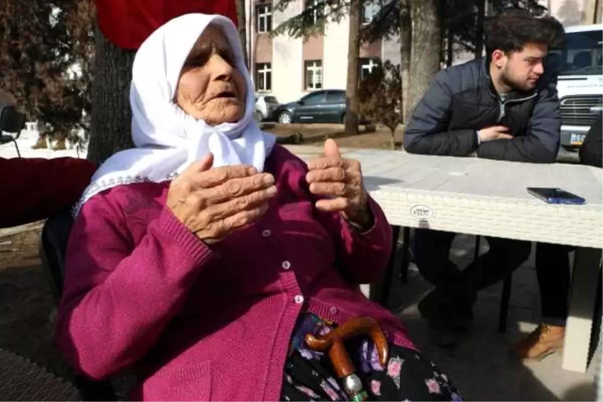 Hayriye nine, emekli aylığından depremzedelere 100 lira bağışladı