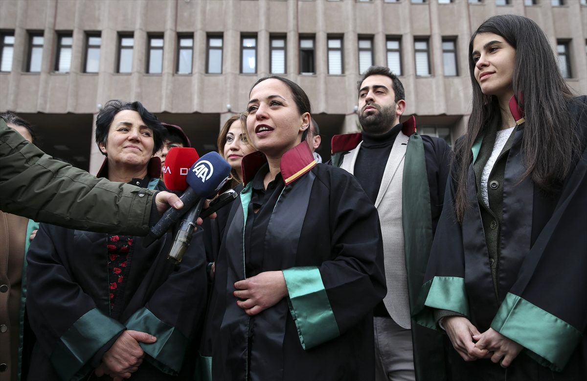 Hayvanseverler, Batıkent\'te köpeklerin öldürülmesine verilen cezanın örnek olmasını istedi