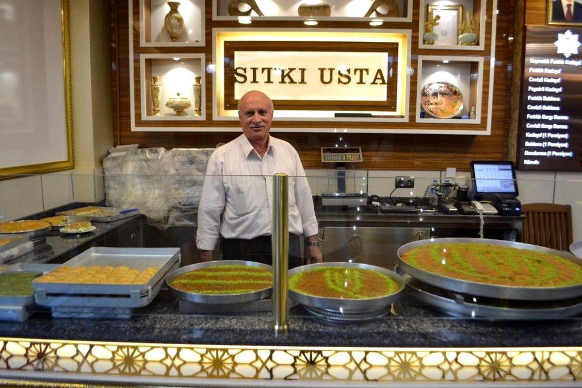 Kadayıfçı Sıtkı Usta bir haftalık gelirlerini depremzedelere gönderecek