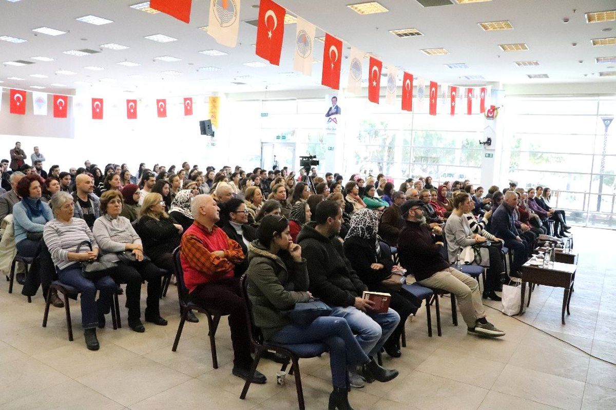 Mersin Büyükşehir Belediyesinin psikoloji seminerleri sürüyor