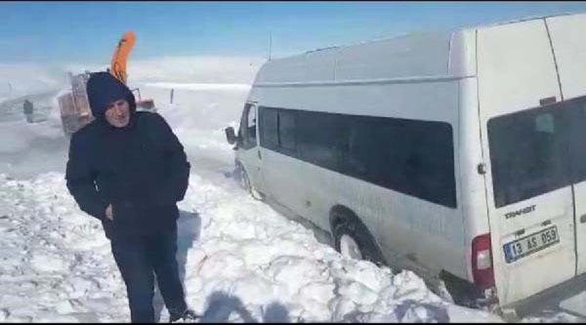 Muş yolunda karla mücadele