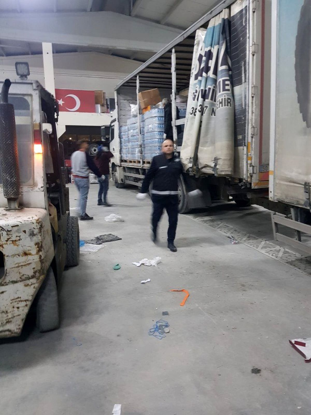 Nevşehir Belediyesi\'nin yardım tırları deprem bölgesine ulaştı