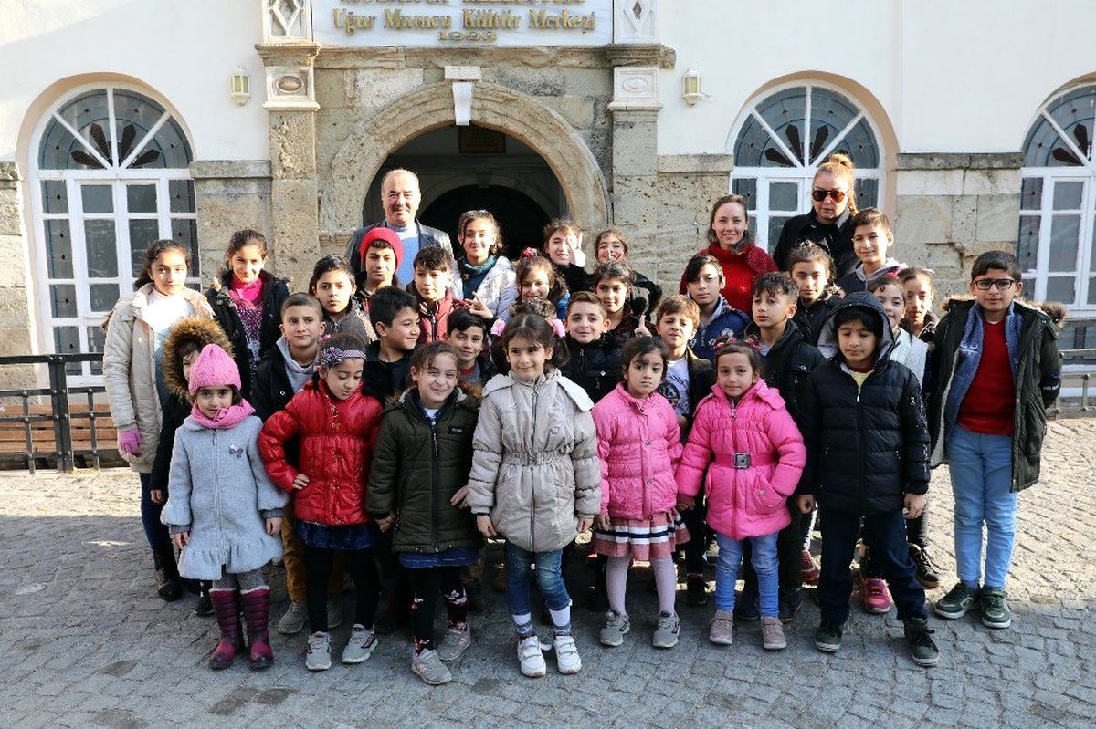 Öğrencilerin karne hediyesi sinema oldu