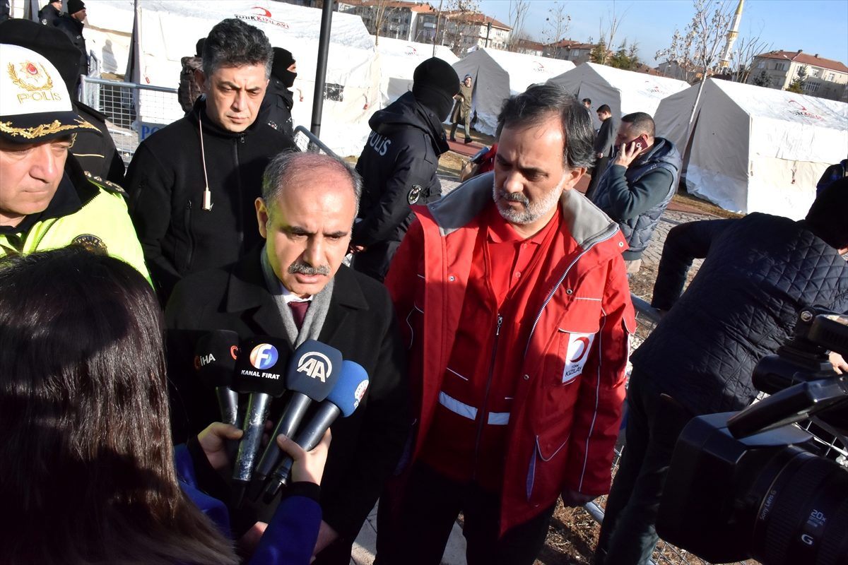 Polis Güçlendirme Vakfı depremzedeler için günlük 60 bin kumanya dağıtacak