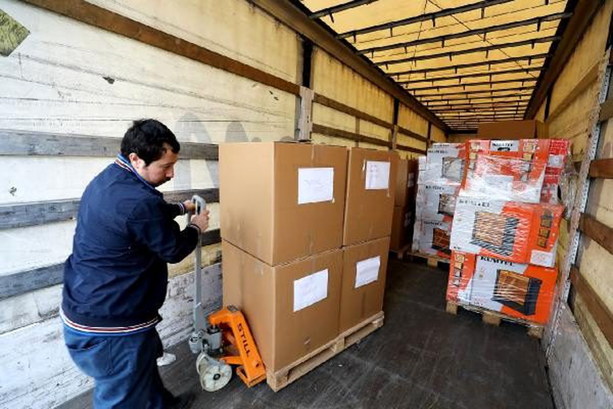 Sancaktepe\'den deprem bölgesine 2 TIR yardım malzemesi gönderildi