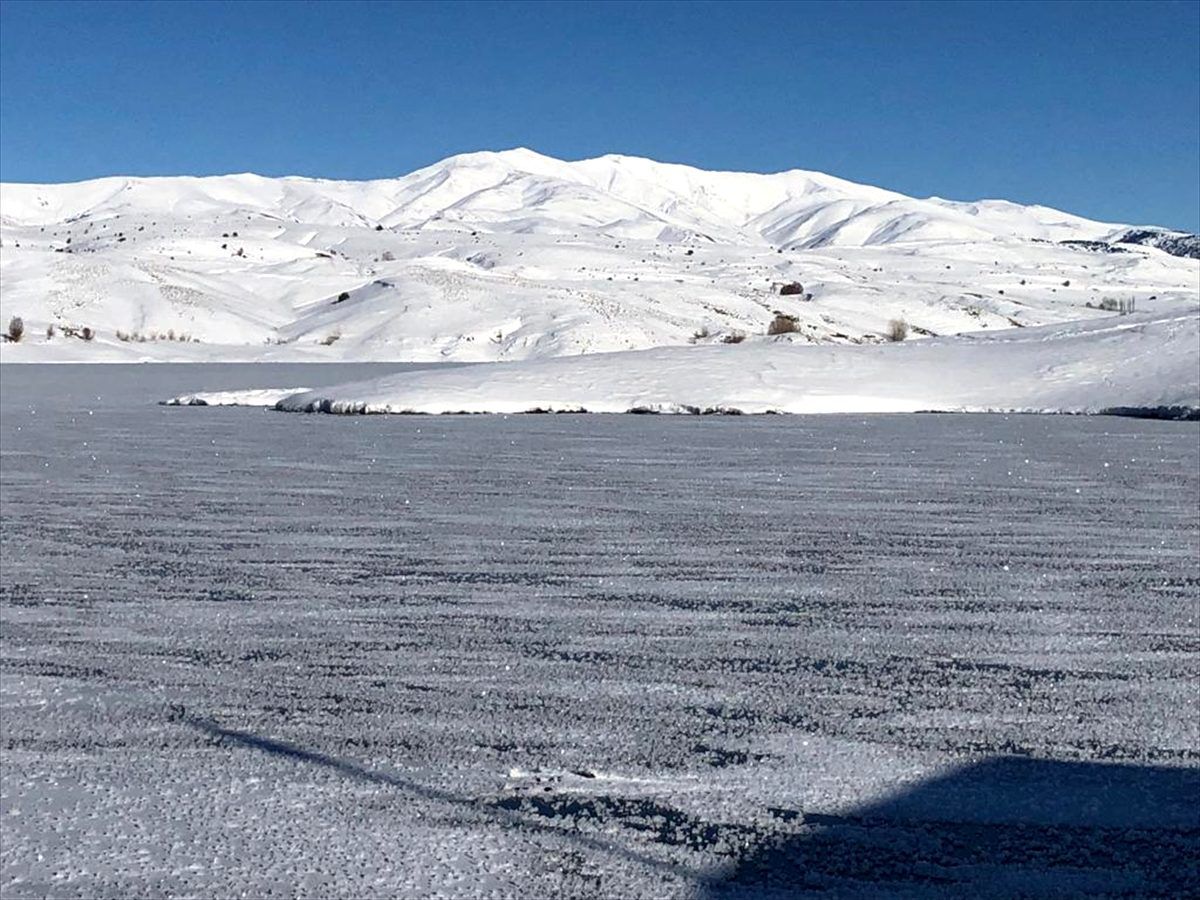 Sivas\'ta kar nedeniyle 22 köy ile ulaşım sağlanamıyor