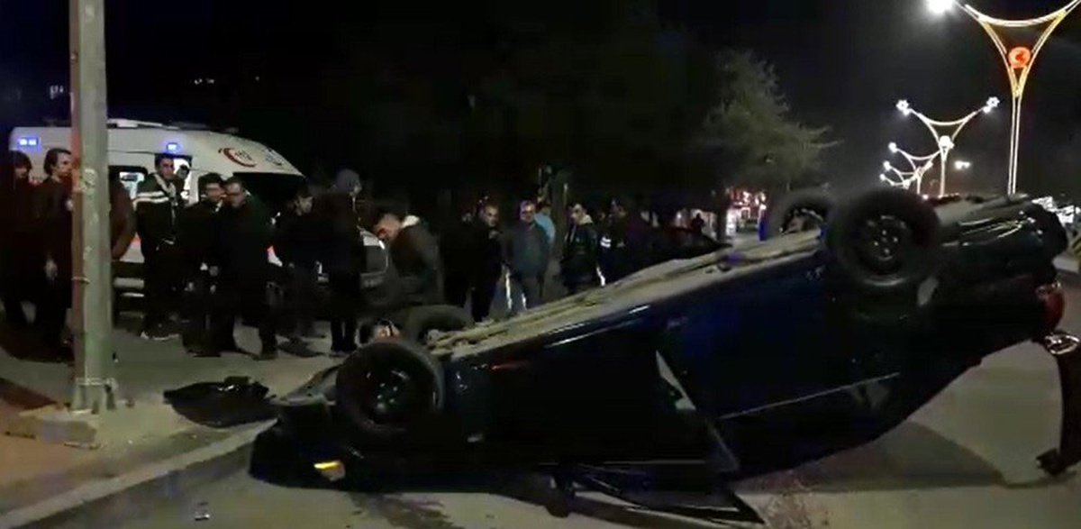 Takla atan otomobilin sürücüsü yaralandı