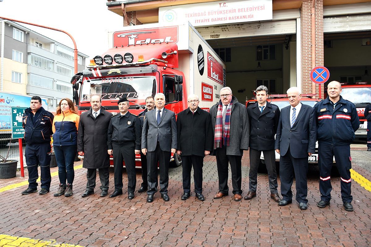 Tekirdağ\'dan Elazığ ve Malatya\'daki depremzedelere yardım gönderildi