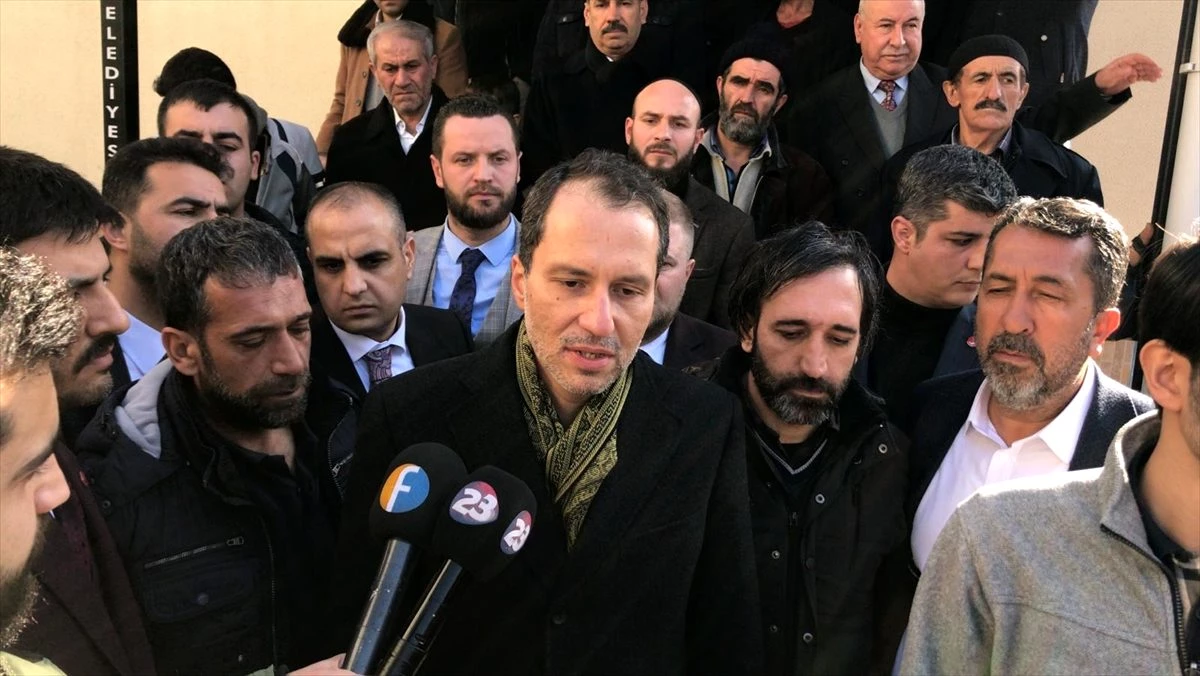 Yeniden Refah Partisi Genel Başkanı Fatih Erbakan deprem bölgesine geldi