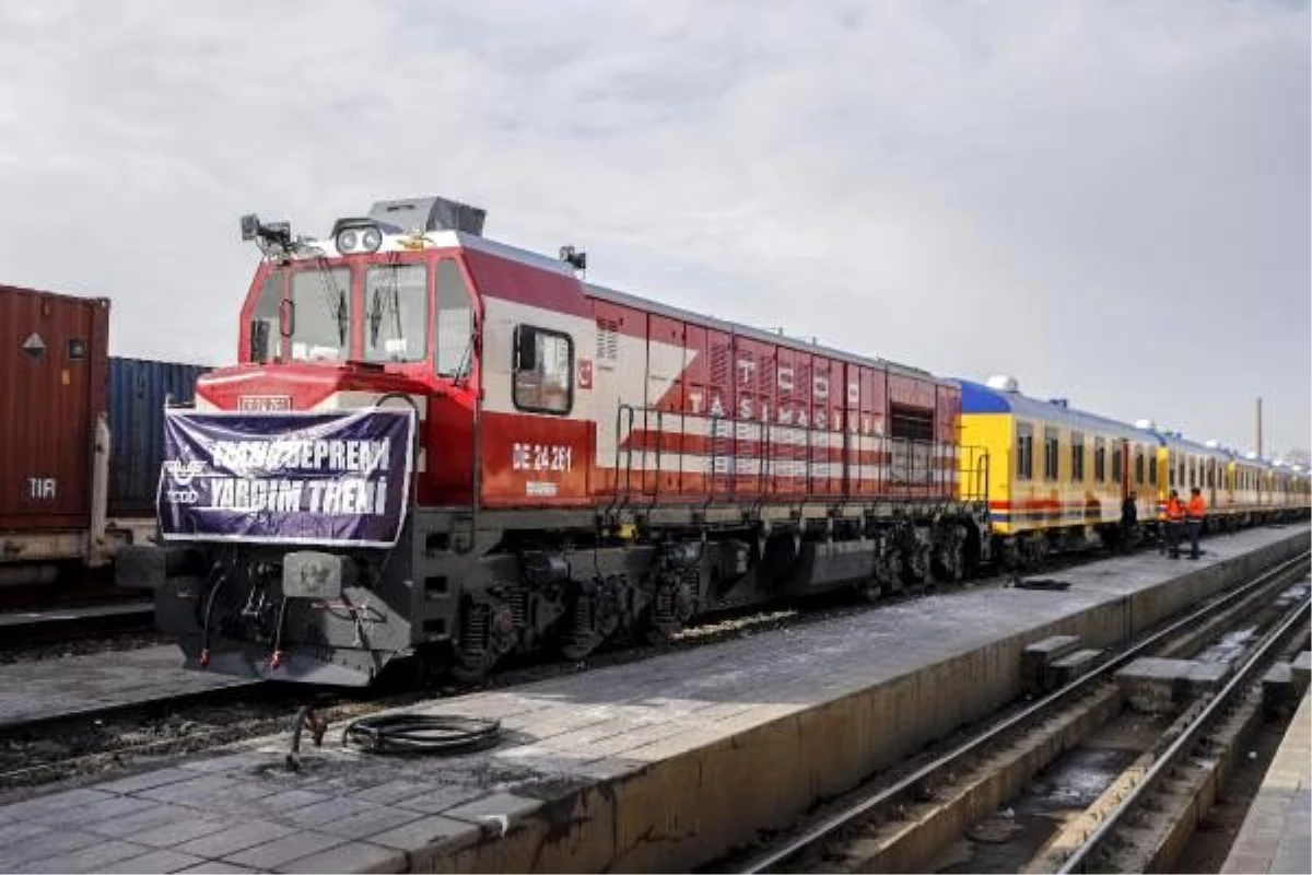 10 vagonlu konaklama treni Elazığ Tren Garı\'na ulaştı