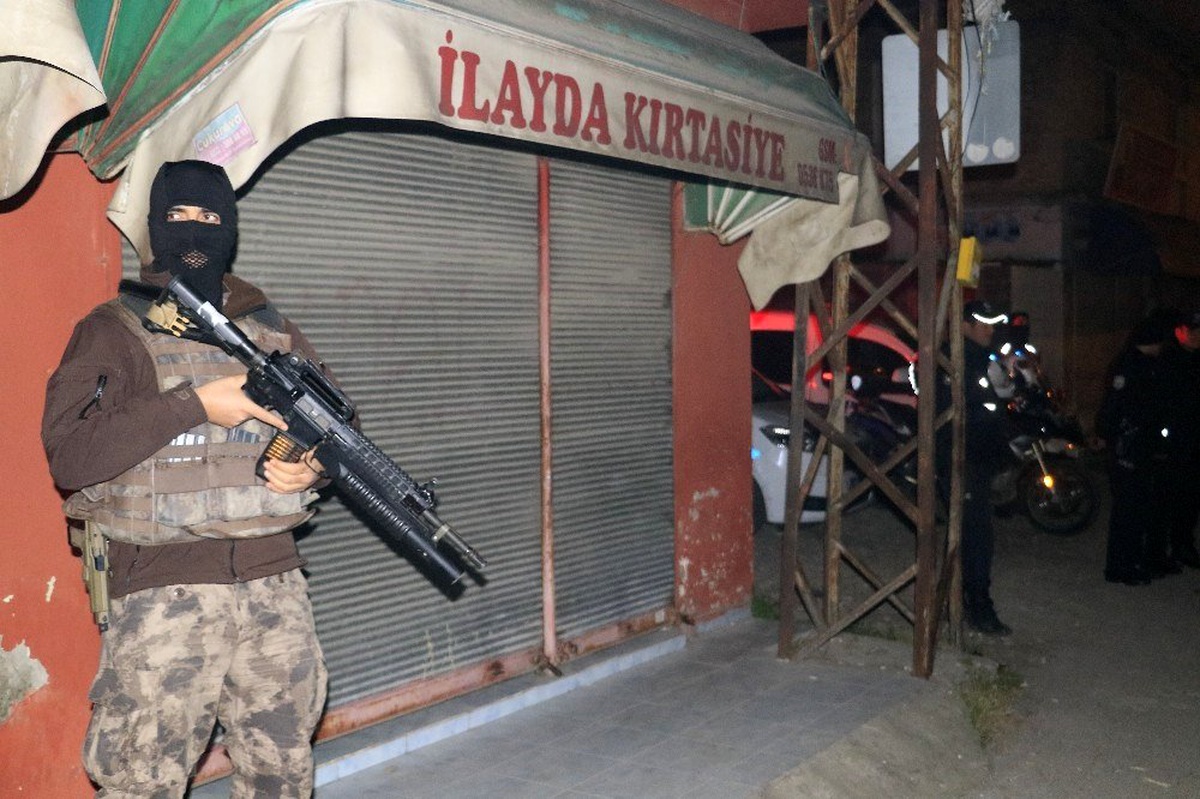 Adana polisinden asayiş uygulaması