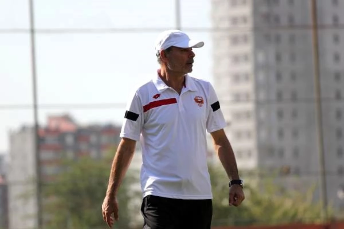 Adanaspor\'da teknik direktör Engin İpekoğlu ile yollar ayrıldı