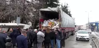 Afyonkarahisar'dan deprem bölgesine yardım tırı gönderildi