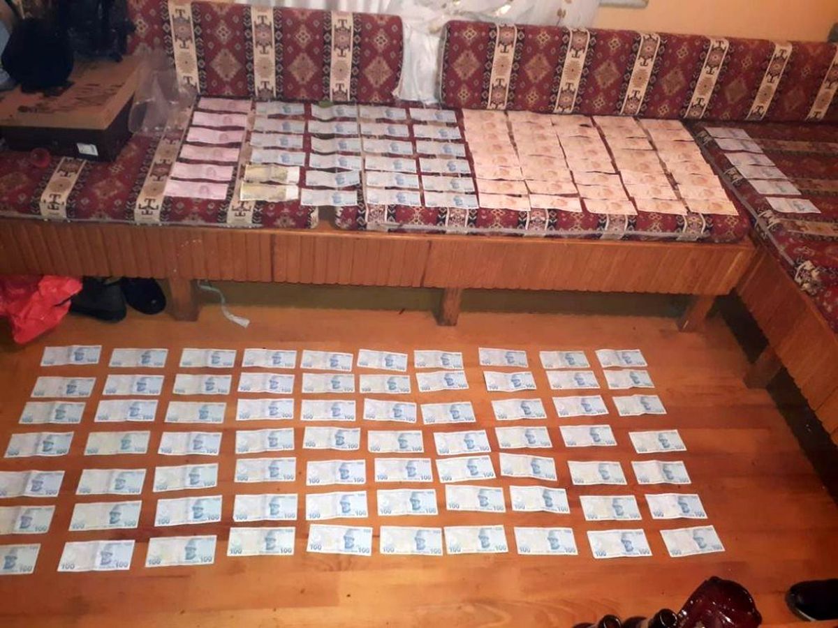 Ataşehir ve Beykoz\'da polis uyuşturucu satıcılarını kıskıvrak yakaladı
