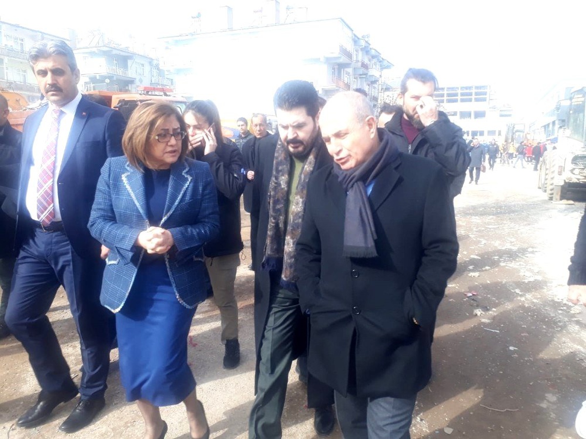 Başkan Akgün, deprem bölgesinde incelemelerde bulundu