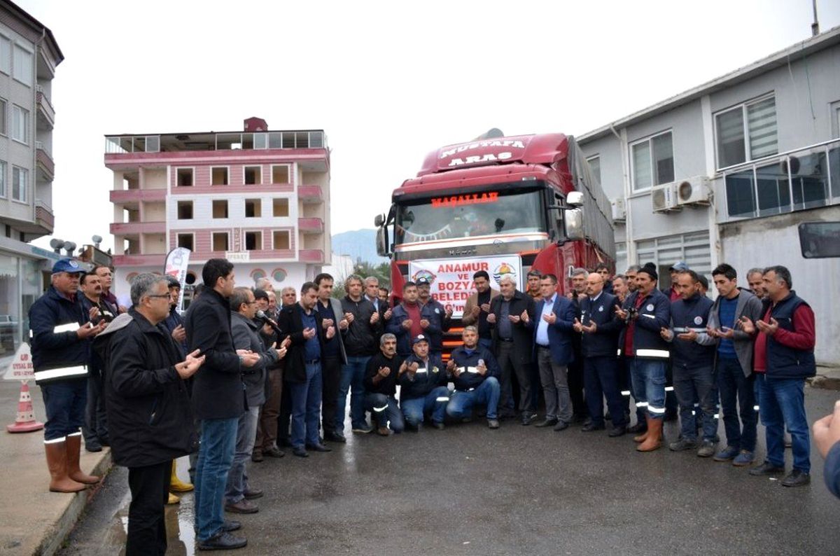 Bozyazı\'dan Elazığ\'a yardım tırı