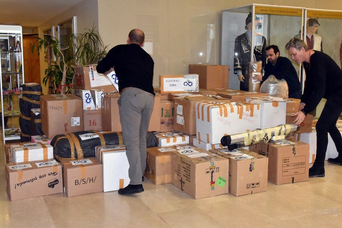 Çorlu halkı depremzedeler için seferber oldu