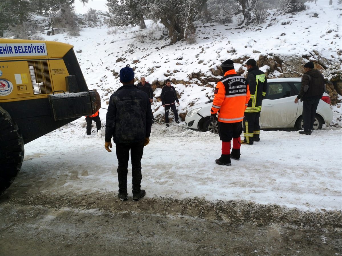 Denizli\'de kapanan kayak merkezi yolu çalışmaların ardından açıldı