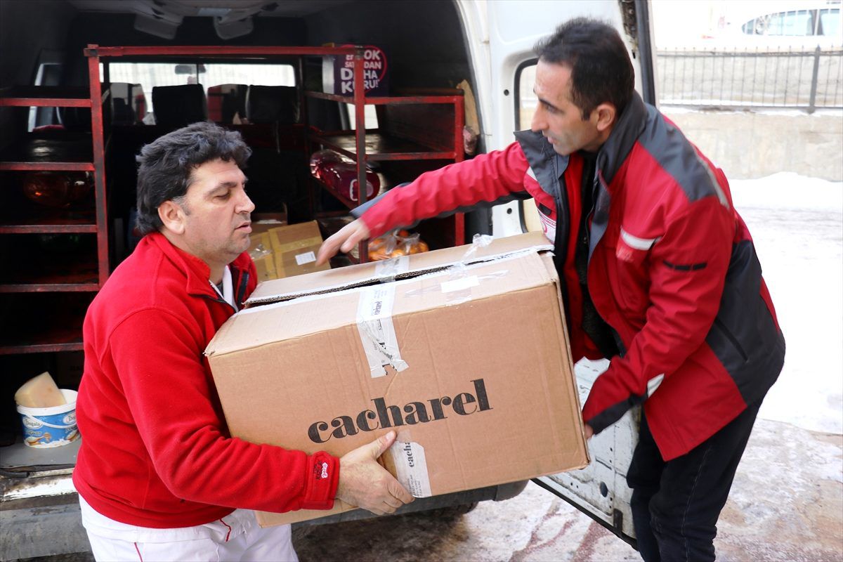 Depremin vurduğu Elazığ\'a bir yardım eli de Ağrı\'dan