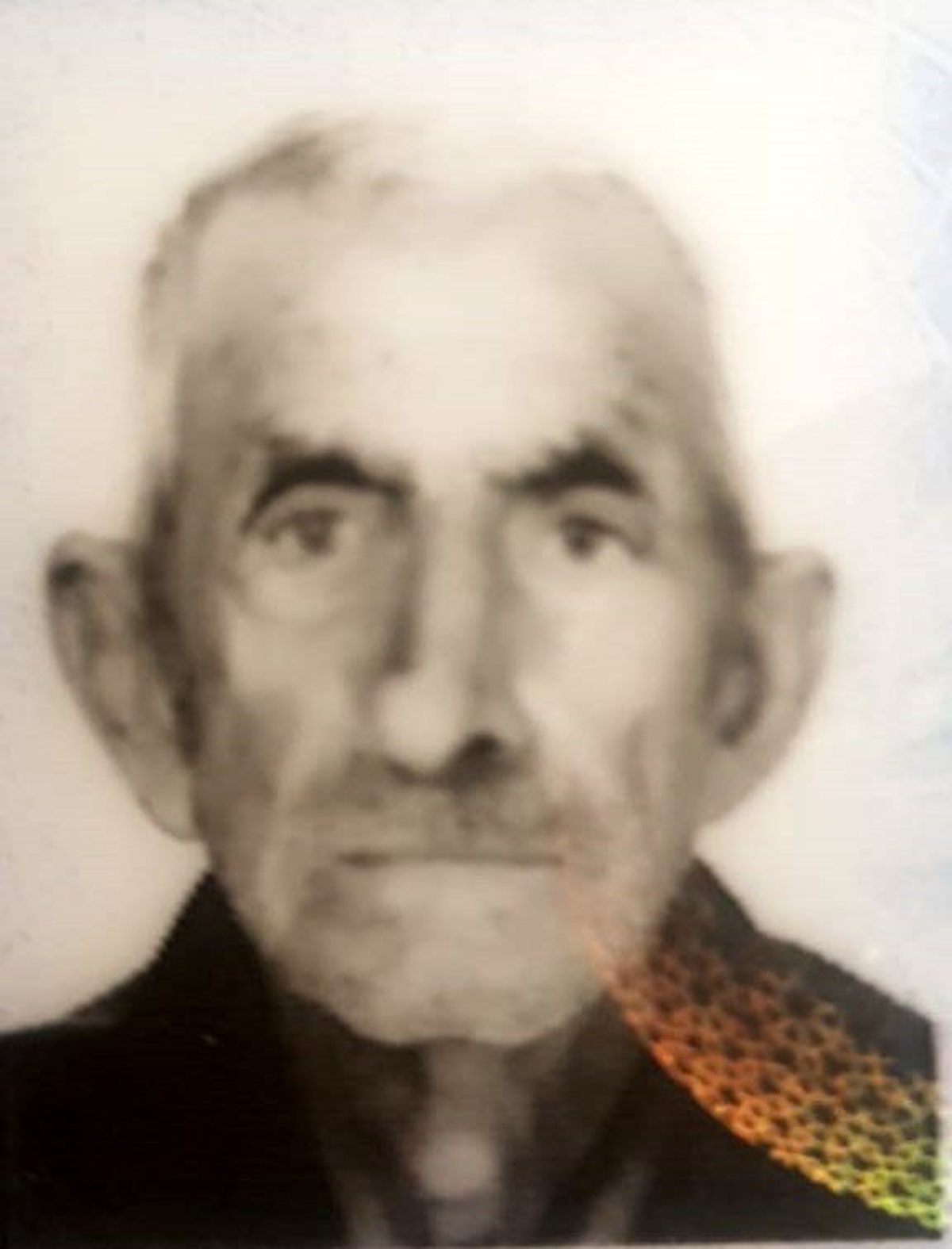 Emekli maaşını çekmek için gittiği bankada yaşamını yitirdi