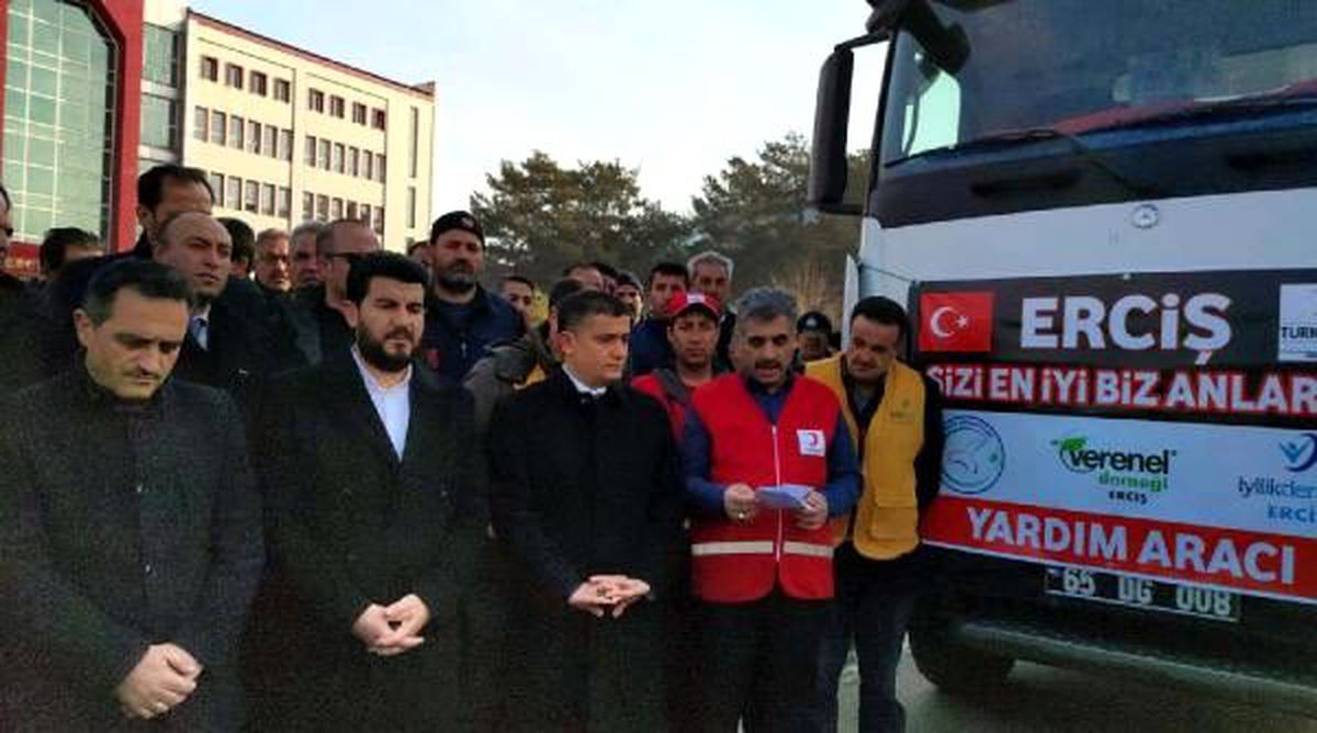 Erciş\'ten depremzedeler için yardım gönderildi