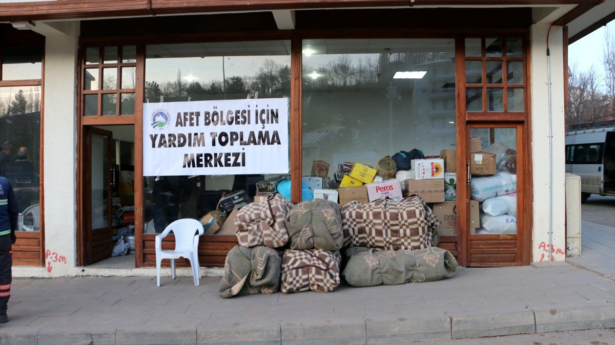 Erzurum\'dan Elazığ ve Malatya\'daki depremzedelere tır dolusu yardım malzemesi gönderildi