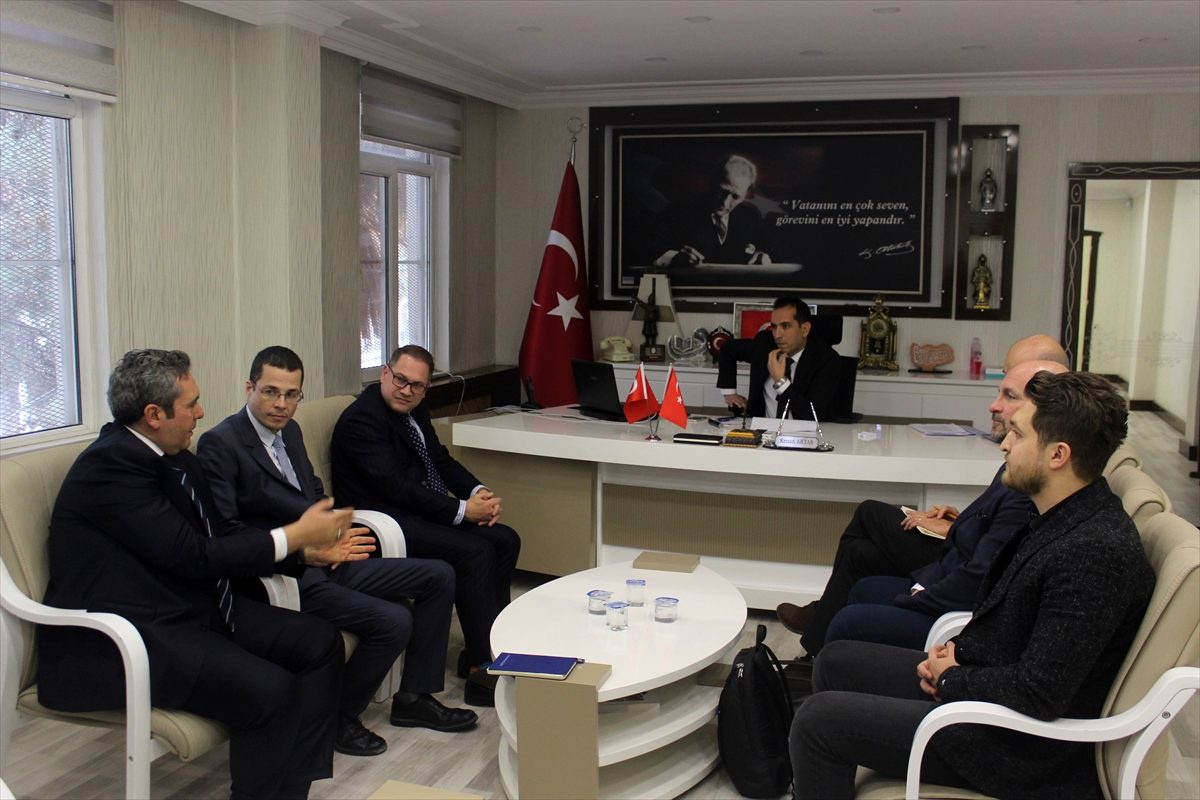 Fransız heyeti, Kaymakam Aktaş\'ı ziyaret etti