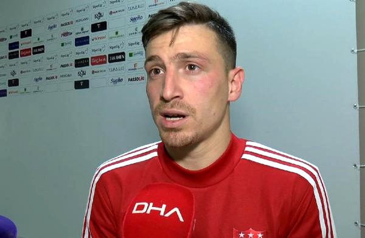 Futbolculardan depremzedeler için örnek davranış