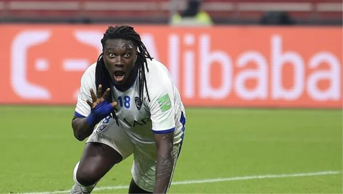 Galatasaray\'da Gomis bombası